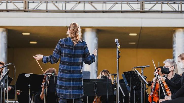 Dr. Ashley Walters conducts the Symphony Orchestra